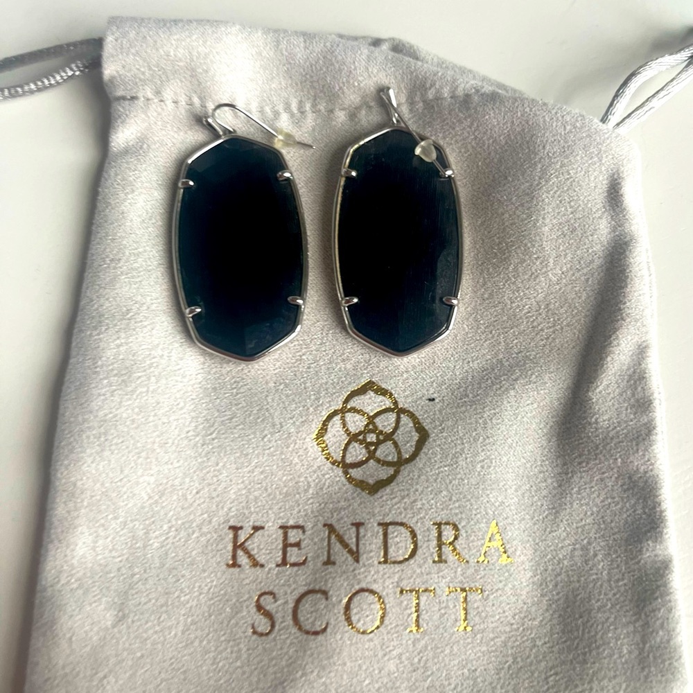 Kendra Scott Danielle Earrings Gray/Black * RETIRED STONE*